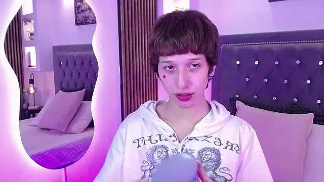 Snapshot of Emo_Boy_ chatting on May 3, 2026, 8:48 pm Emo Boy online show from May 3, 2026, 8:48 pm