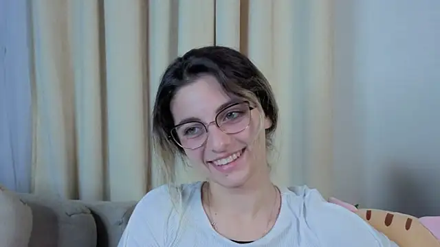LoriRolfsen online show from October 21, 2025, 9:26 pm