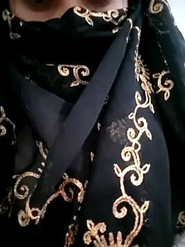 Snapshot of RAYI_Queen_15 chatting on November 30, 2025, 4:11 pm RAYI Queen 15 online show from November 30, 2025, 4:11 pm