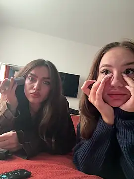 MayaGlow online show from October 18, 2025, 5:21 am