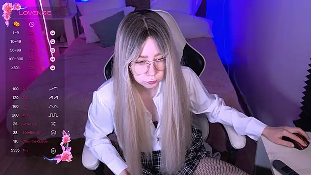 sofiisun online show from October 30, 2025, 2:13 am