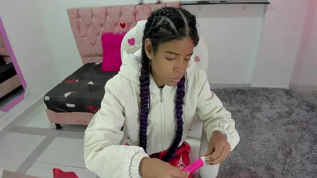 thianahorny online show from February 20, 2026, 12:49 pm