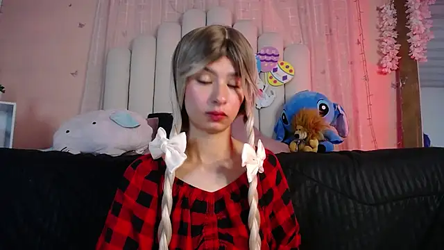 SweetRenata  online show from April 7, 2026, 11:43 am