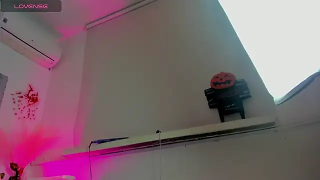 ChocoBunny1 online show from November 9, 2025, 4:11 am