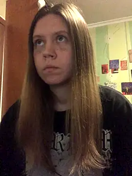 Snapshot of LunaVirelle chatting on November 5, 2025, 3:45 pm LunaVirelle online show from November 5, 2025, 3:45 pm