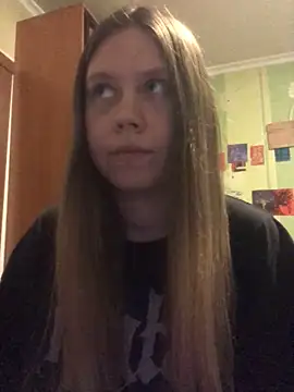 Snapshot of LunaVirelle chatting on April 22, 2026, 5:03 pm LunaVirelle online show from April 22, 2026, 5:03 pm