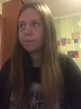 Snapshot of LunaVirelle chatting on May 6, 2026, 6:13 pm LunaVirelle online show from May 6, 2026, 6:13 pm