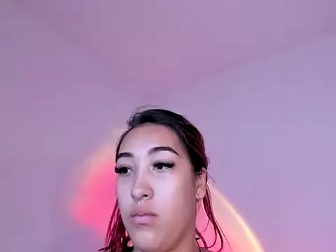 HeidyRousse online show from November 6, 2025, 11:33 am