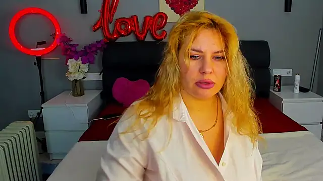 Passion-Blondy online show from February 8, 2026, 11:08 pm