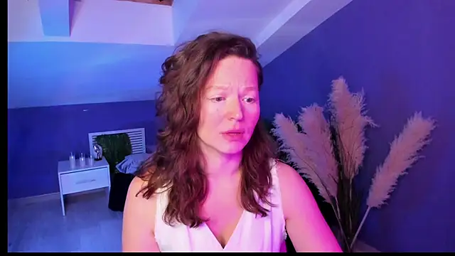 AuroraBorealis   online show from December 22, 2025, 10:12 am