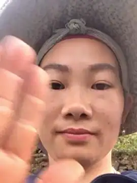 gio-thu online show from April 11, 2026, 9:02 am