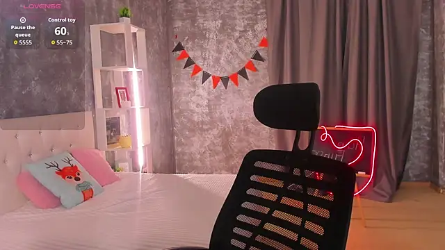 scent  of woman online show from January 12, 2026, 1:55 am