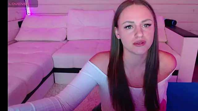 CandyBunie online show from February 17, 2026, 2:52 am