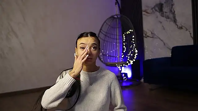 RachelRavee online show from January 17, 2026, 5:23 am