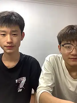 KK-cuteboy online show from October 10, 2025, 12:59 pm