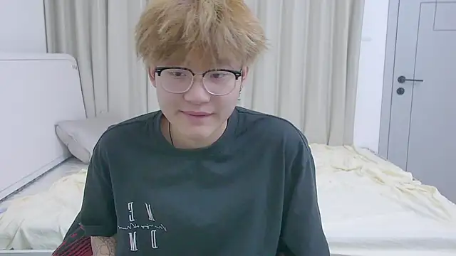 Snapshot of KK-cuteboy chatting on April 4, 2026, 10:13 am KK-cuteboy online show from April 4, 2026, 10:13 am