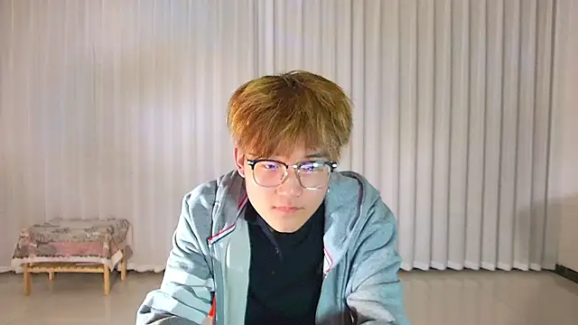 Snapshot of KK-cuteboy chatting on April 9, 2026, 11:26 am KK-cuteboy online show from April 9, 2026, 11:26 am