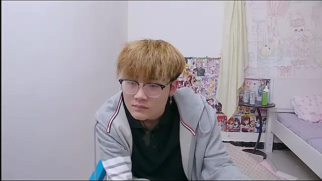 Snapshot of KK-cuteboy chatting on April 11, 2026, 7:45 am KK-cuteboy online show from April 11, 2026, 7:45 am