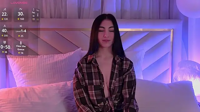 BettyLeen online show from December 15, 2025, 4:06 am