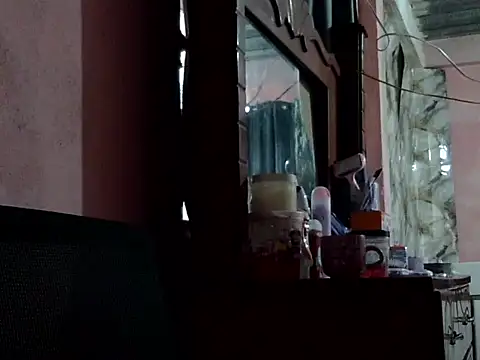 dreamerrrrr1 online show from December 18, 2025, 12:11 pm