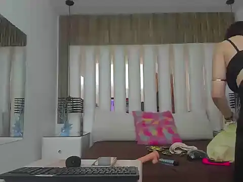 AmbarGills online show from October 31, 2025, 1:45 pm