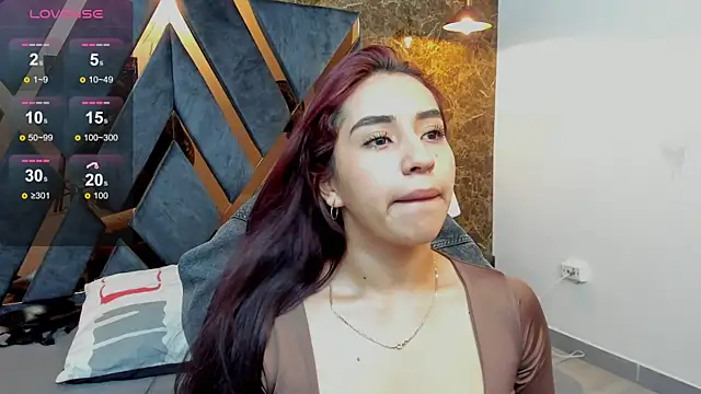 Snapshot of Vittoria_Conti_ chatting on April 18, 2026, 5:17 pm Vittoria Conti online show from April 18, 2026, 5:17 pm