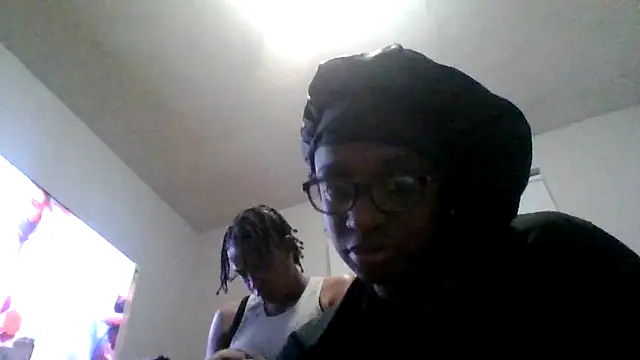 Snapshot of dezzidavill chatting on February 7, 2026, 2:48 am dezzidavill online show from February 7, 2026, 2:48 am