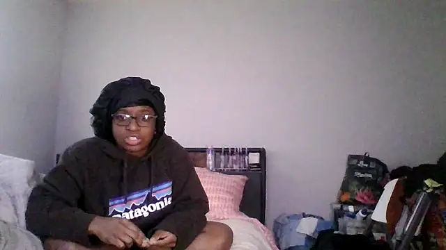 Snapshot of dezzidavill chatting on February 22, 2026, 4:27 pm dezzidavill online show from February 22, 2026, 4:27 pm