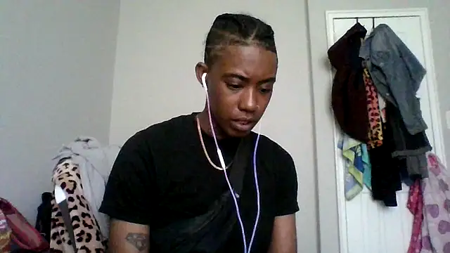 Snapshot of dezzidavill chatting on May 12, 2026, 3:20 pm dezzidavill online show from May 12, 2026, 3:20 pm