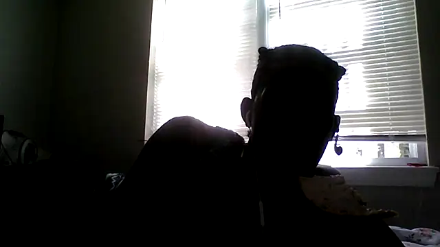Snapshot of dezzidavill chatting on May 19, 2026, 2:01 pm dezzidavill online show from May 19, 2026, 2:01 pm