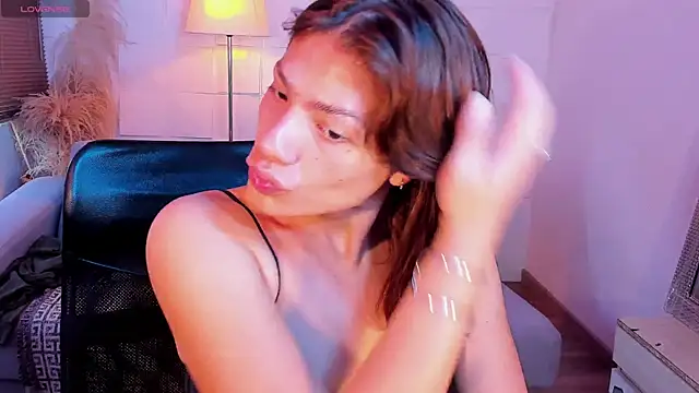 KassMonroe online show from November 17, 2025, 1:28 pm