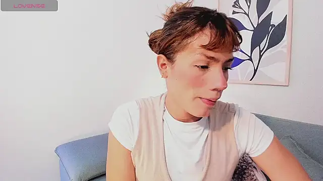 Snapshot of KassMonroe chatting on February 9, 2026, 8:13 pm KassMonroe online show from February 9, 2026, 8:13 pm