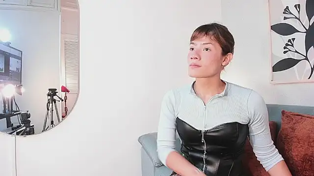 Snapshot of KassMonroe chatting on February 17, 2026, 7:53 pm KassMonroe online show from February 17, 2026, 7:53 pm