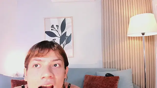 Snapshot of KassMonroe chatting on February 18, 2026, 8:16 pm KassMonroe online show from February 18, 2026, 8:16 pm