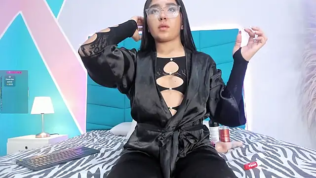 Foxy Kylie online show from November 23, 2025, 1:11 pm