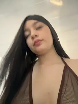   Lorelain   online show from December 5, 2025, 9:00 pm