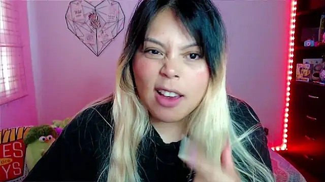 EllieMoonX online show from March 12, 2026, 10:05 pm