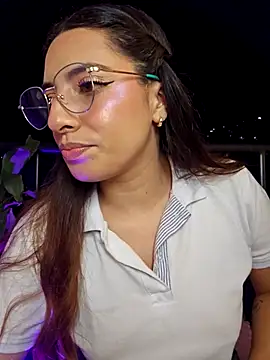 Meganthomson online show from February 11, 2026, 3:00 am