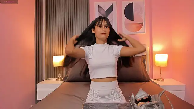 Snapshot of luly_dreams chatting on October 9, 2025, 4:10 am luly dreams online show from October 9, 2025, 4:10 am