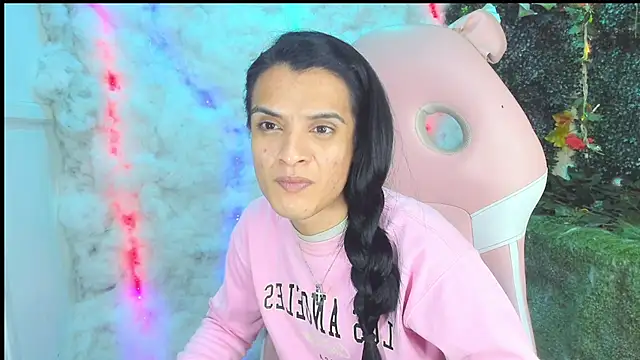 ZAMMIRA online show from February 10, 2026, 5:22 am