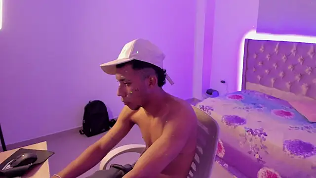 Snapshot of israel_master77 chatting on October 9, 2025, 4:32 am israel master77 online show from October 9, 2025, 4:32 am