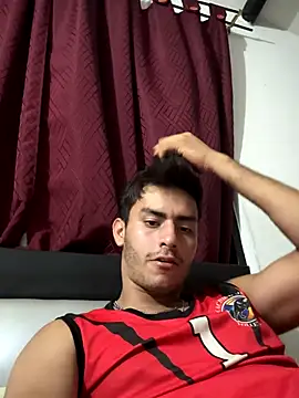 Snapshot of Juandmc1706 chatting on October 28, 2025, 5:33 am Juandmc1706 online show from October 28, 2025, 5:33 am