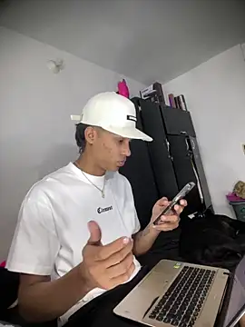 Gio 0324 online show from October 23, 2025, 11:24 pm