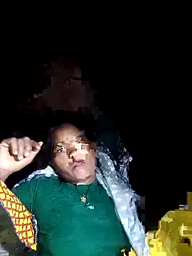 Cutsedi3 online show from October 31, 2025, 10:55 pm