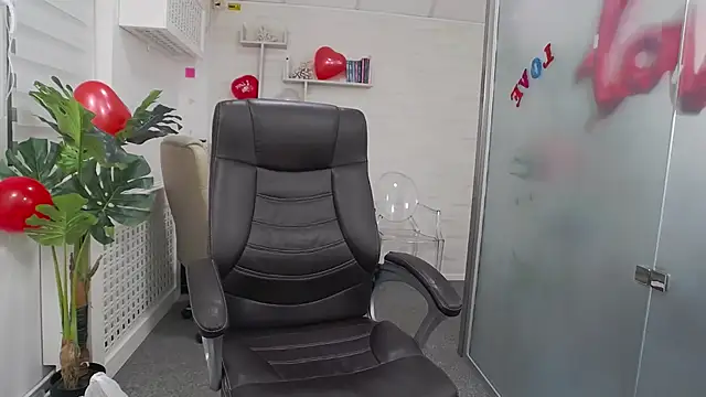 YaraXCox online show from February 13, 2026, 3:46 am