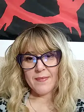 Amelialove42 online show from February 13, 2026, 7:21 pm