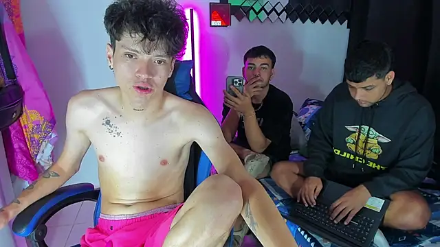 Clarentzz baileys online show from October 10, 2025, 1:37 am