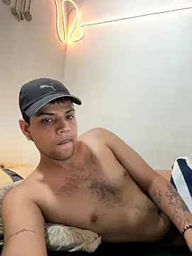 Clarentzz baileys online show from October 23, 2025, 6:02 am