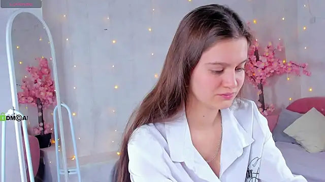 Snapshot of Renesmy_Black chatting on February 2, 2026, 11:36 pm Renesmy Black online show from February 2, 2026, 11:36 pm