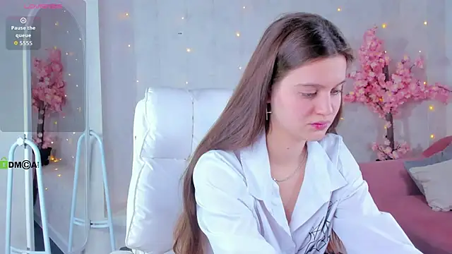 Snapshot of Renesmy_Black chatting on February 5, 2026, 12:26 am Renesmy Black online show from February 5, 2026, 12:26 am